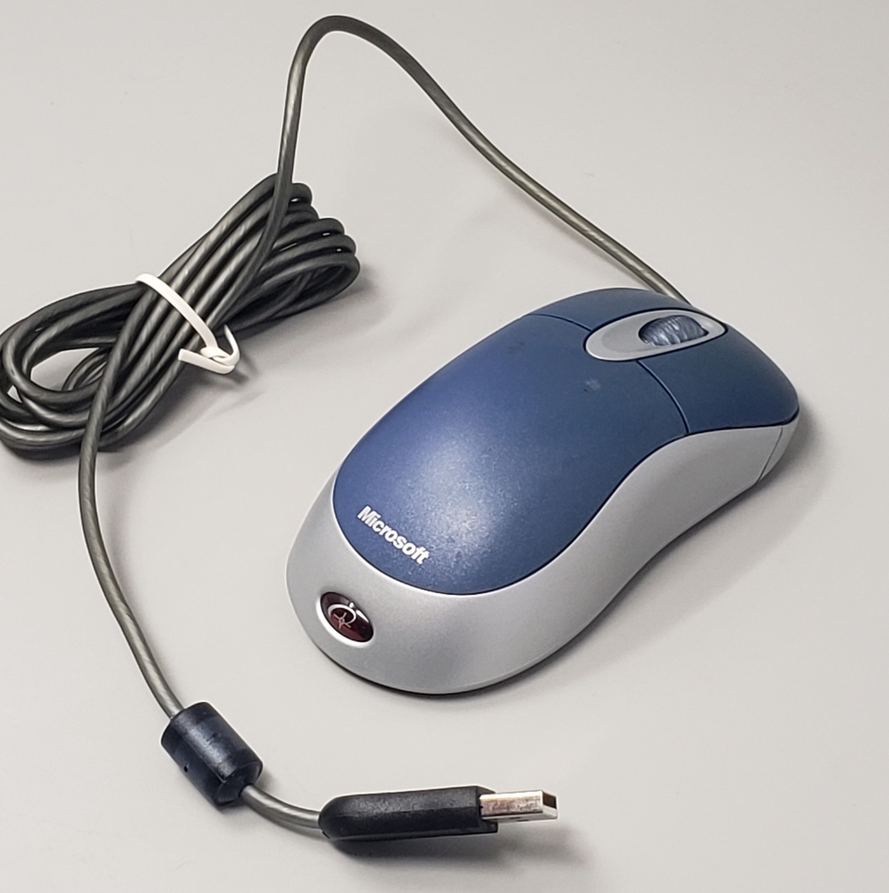 Microsoft Optical Mouse - Picture 7 of 8